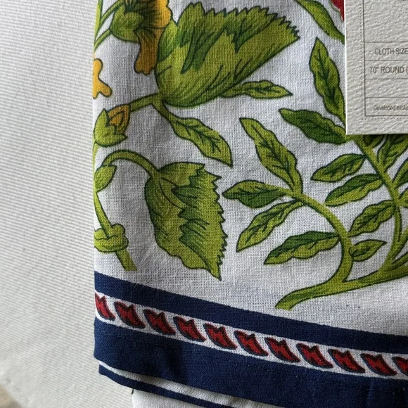 NWT Williams Sonoma Provence Floral Round Tablecloth - Green and Yellow - Picture 3 of 7